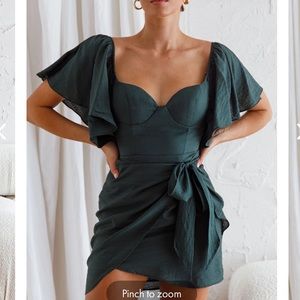 Selfie Leslie Aphrodite Molded Bust Angel Sleeve Wrap Dress Forest Green size m